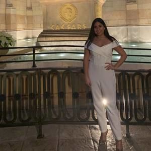 Meet your Posher, Daniela